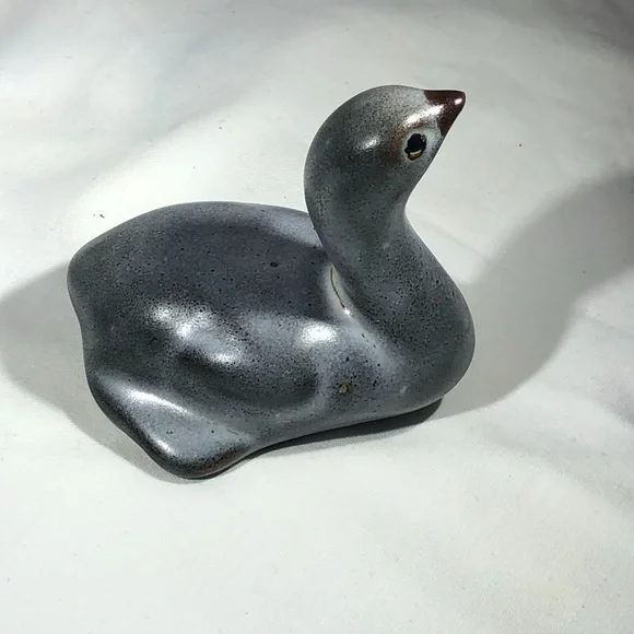VINTAGE PIGEON FORGE POTTERY SWAN